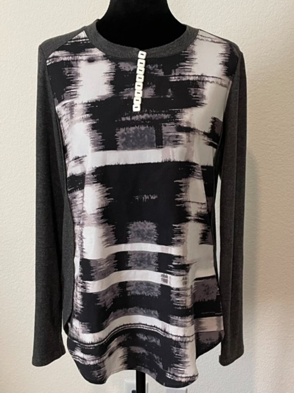 Women's Apt 9 Sweater Front Decorative Buttons Size Small Long Sleeve